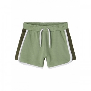 hedge green
