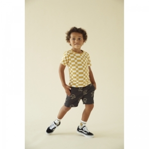 t-shirt - checkmate geel