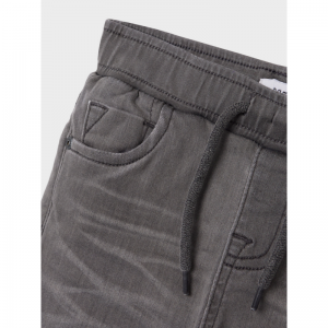medium grey den