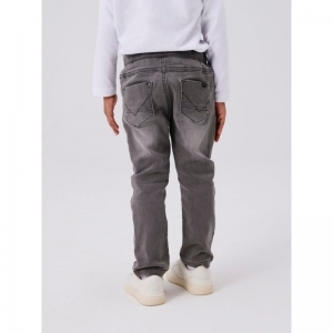medium grey den
