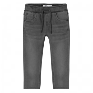 medium grey den