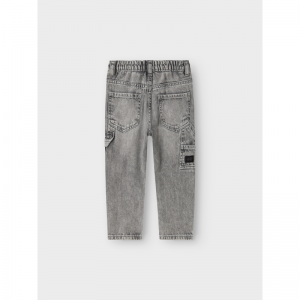 medium grey den