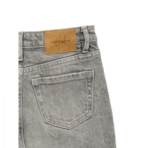  medium grey den