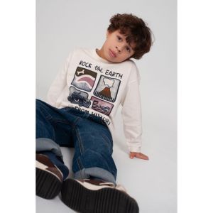 oversized-rock the earth offwhite