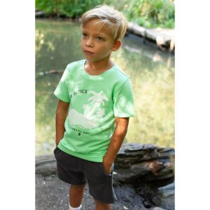 t-shirt green